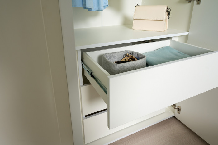 Остин 11.53 Кровать + ортопед + 13.336.02 Шкаф для одежды + 13.257 Тумба, белый шагрень/дуб крафт золотой